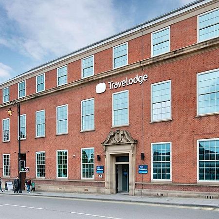 Travelodge Chester Central Экстерьер фото