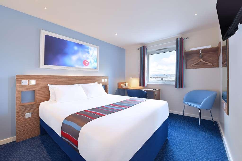Travelodge Chester Central Номер фото